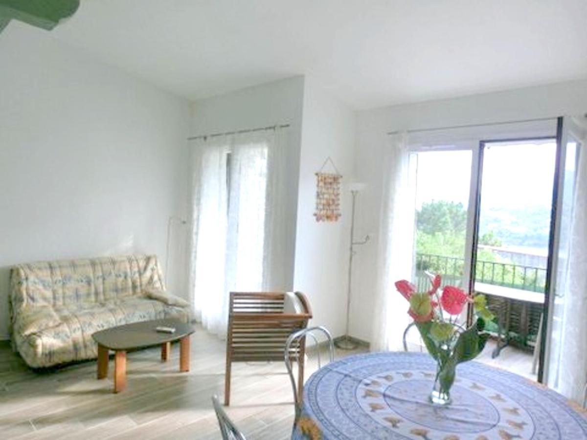 Studio A Theoule Sur Mer A 400 M De La Plage Avec Vue Sur La Mer Terrasse Amenagee Et Wifi Apartment Exterior photo
