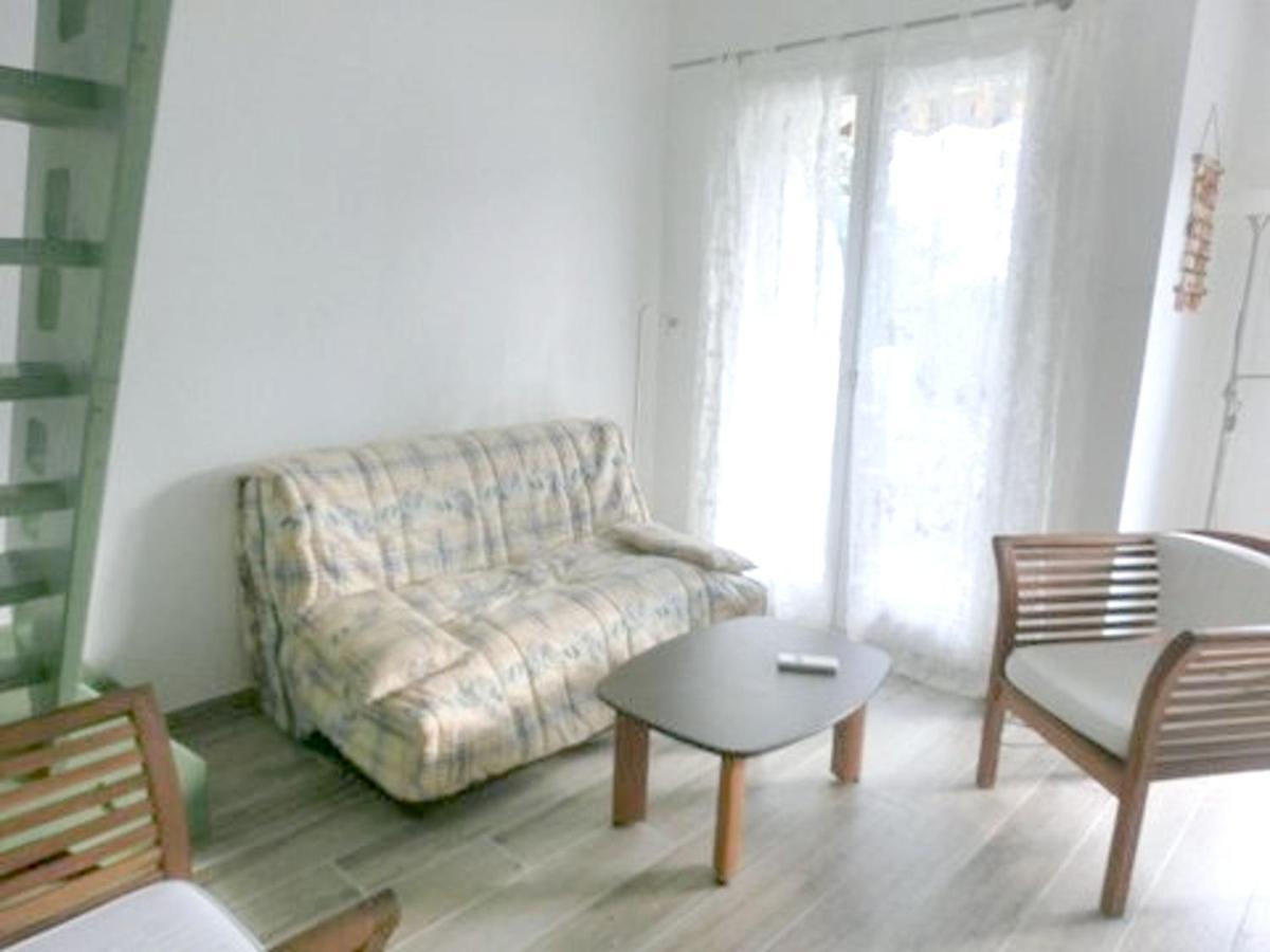 Studio A Theoule Sur Mer A 400 M De La Plage Avec Vue Sur La Mer Terrasse Amenagee Et Wifi Apartment Exterior photo